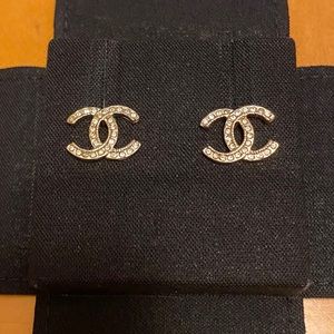 NEW Authentic Chanel CC logo earrings small